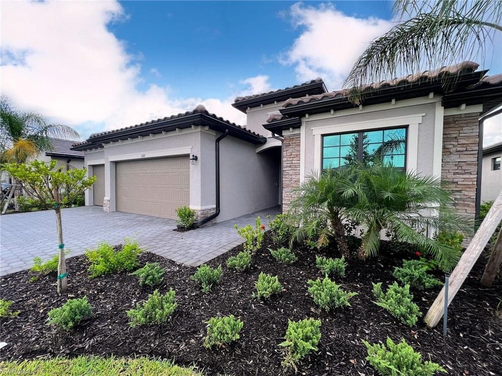 1388 Birdie Dr, Naples, FL 34120-1