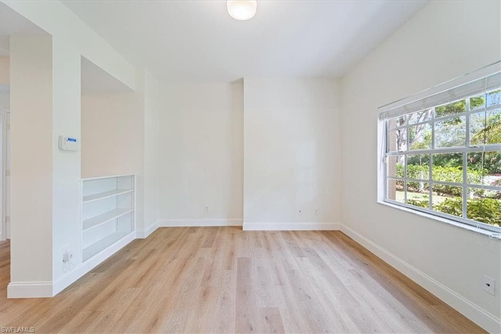 2868 Aintree Ln M101, Naples, FL 34112-12