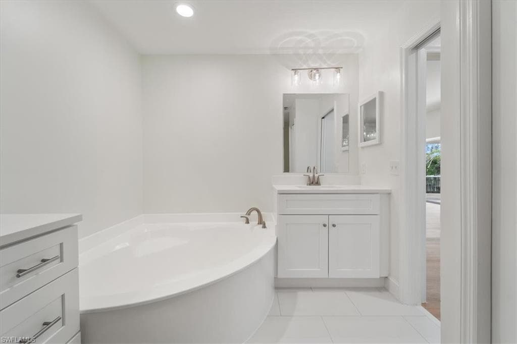 2868 Aintree Ln M101, Naples, FL 34112-20