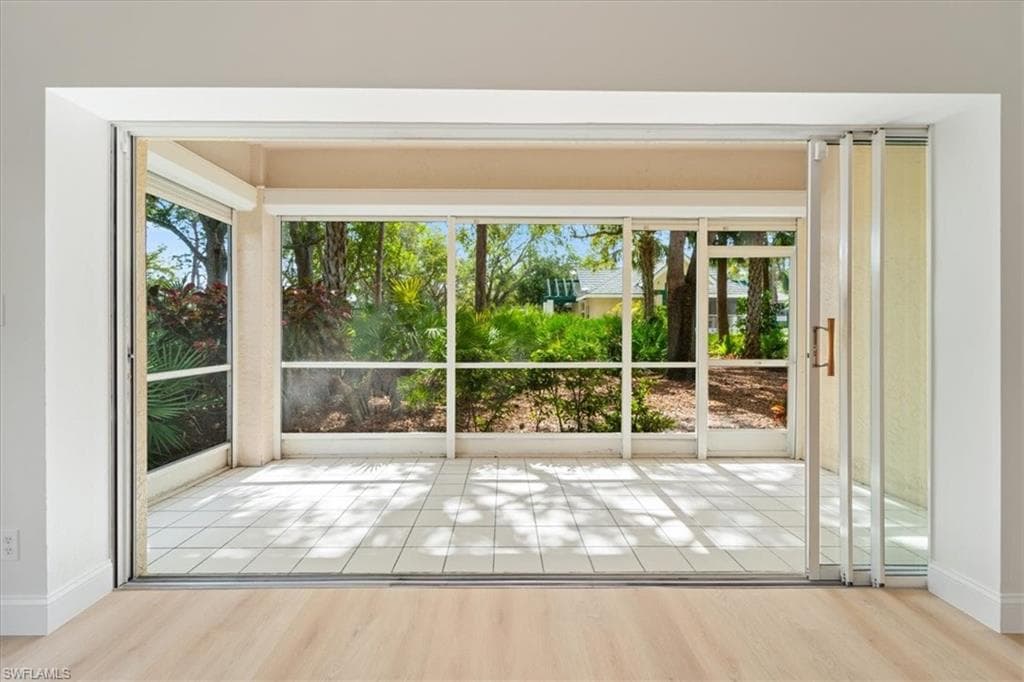 2868 Aintree Ln M101, Naples, FL 34112-25