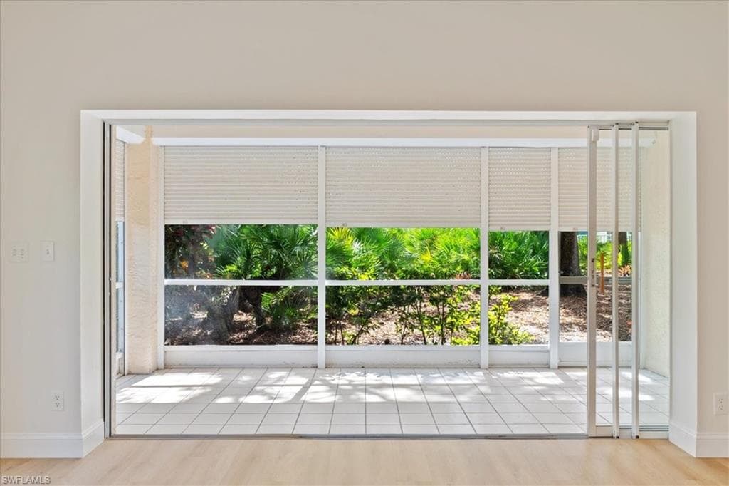 2868 Aintree Ln M101, Naples, FL 34112-26