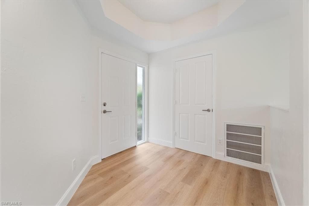 2868 Aintree Ln M101, Naples, FL 34112-7