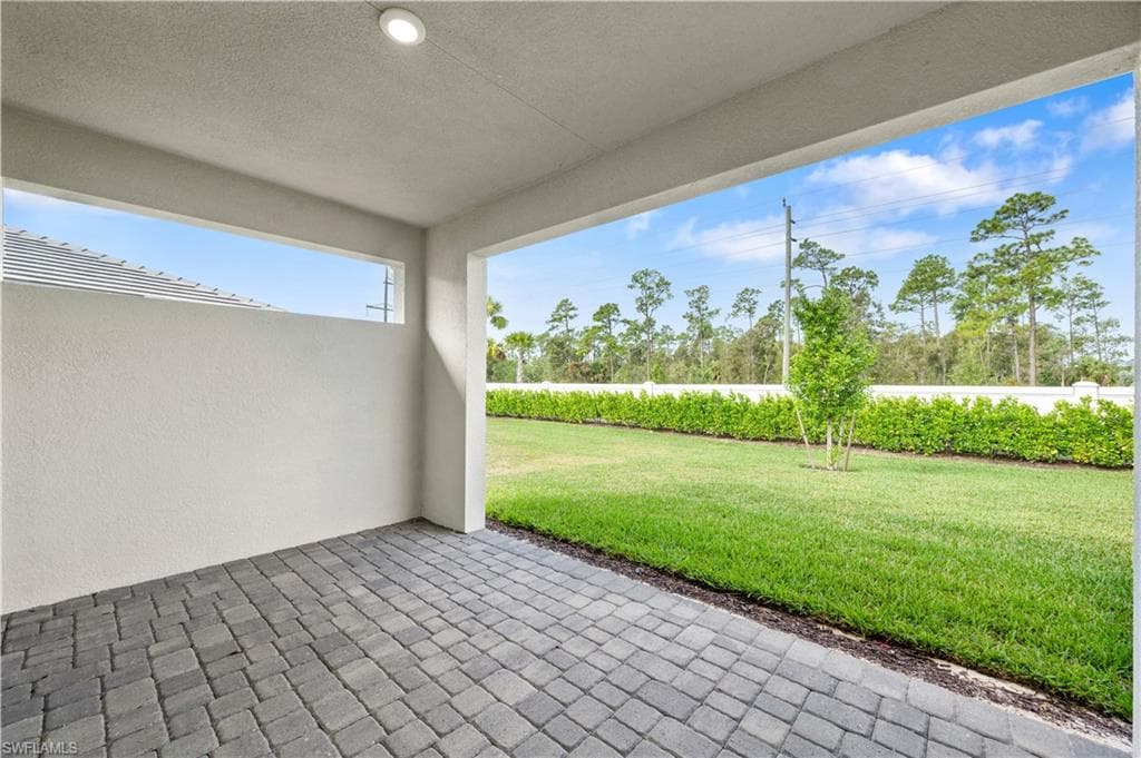 8925 Oceana Way, Naples, FL 34114-8