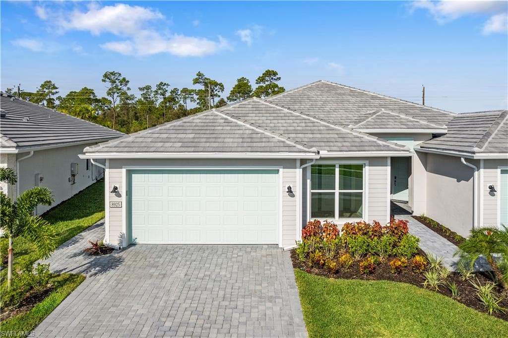 8925 Oceana Way, Naples, FL 34114-1