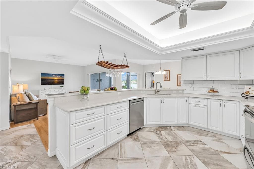 2711 Citrus Lake Dr F104, Naples, FL 34109-11