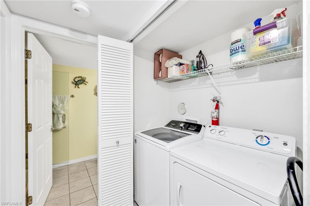 2711 Citrus Lake Dr F104, Naples, FL 34109-26