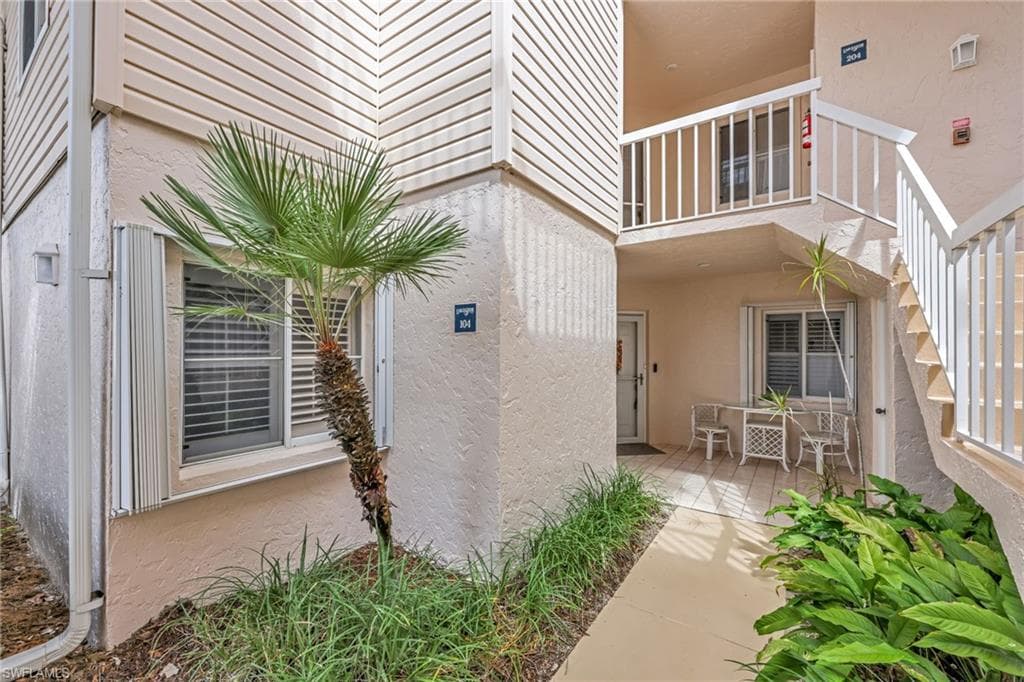 2711 Citrus Lake Dr F104, Naples, FL 34109-28