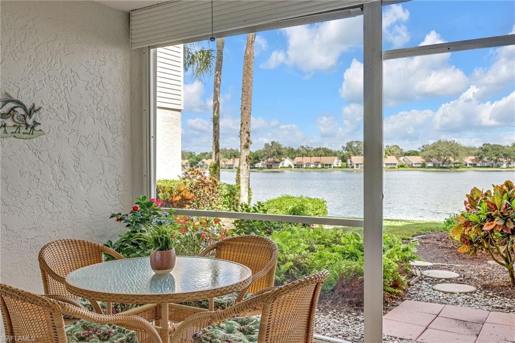 2711 Citrus Lake Dr F104, Naples, FL 34109-2