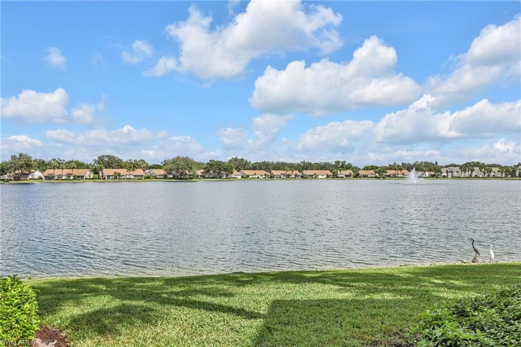 2711 Citrus Lake Dr F104, Naples, FL 34109-4