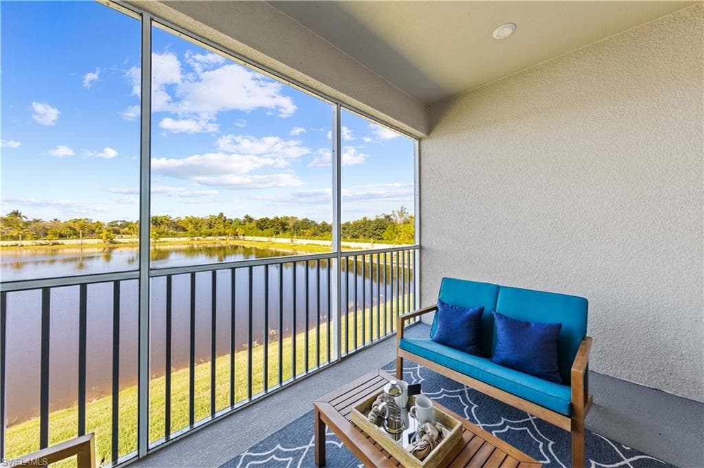 4596 Arboretum Cir 202, Naples, FL 34112-36
