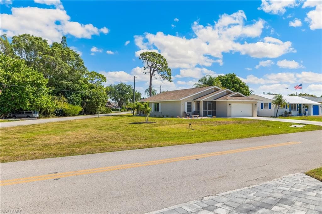 99 9th St, Bonita Springs, FL 34134-3