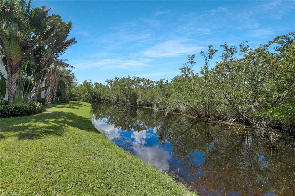 4665 Hawks Nest Way N201, Naples, FL 34114-27