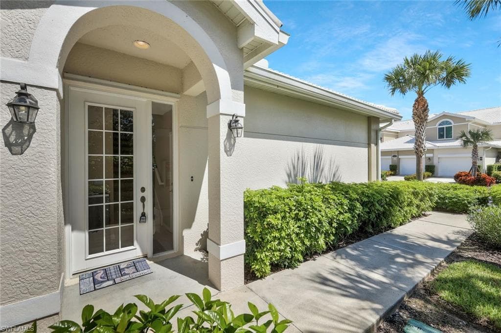 4665 Hawks Nest Way N201, Naples, FL 34114-3