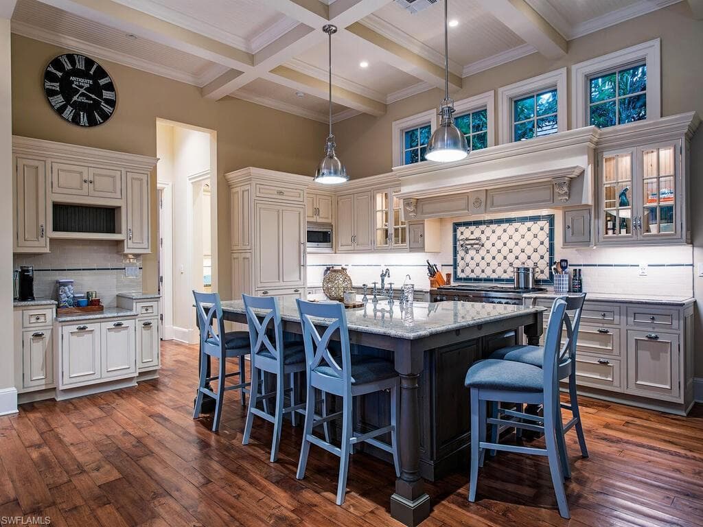 1975 Gulf Shore Blvd S, Naples, FL 34102-23