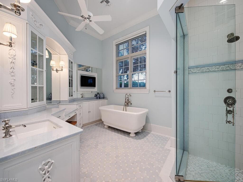 1975 Gulf Shore Blvd S, Naples, FL 34102-26