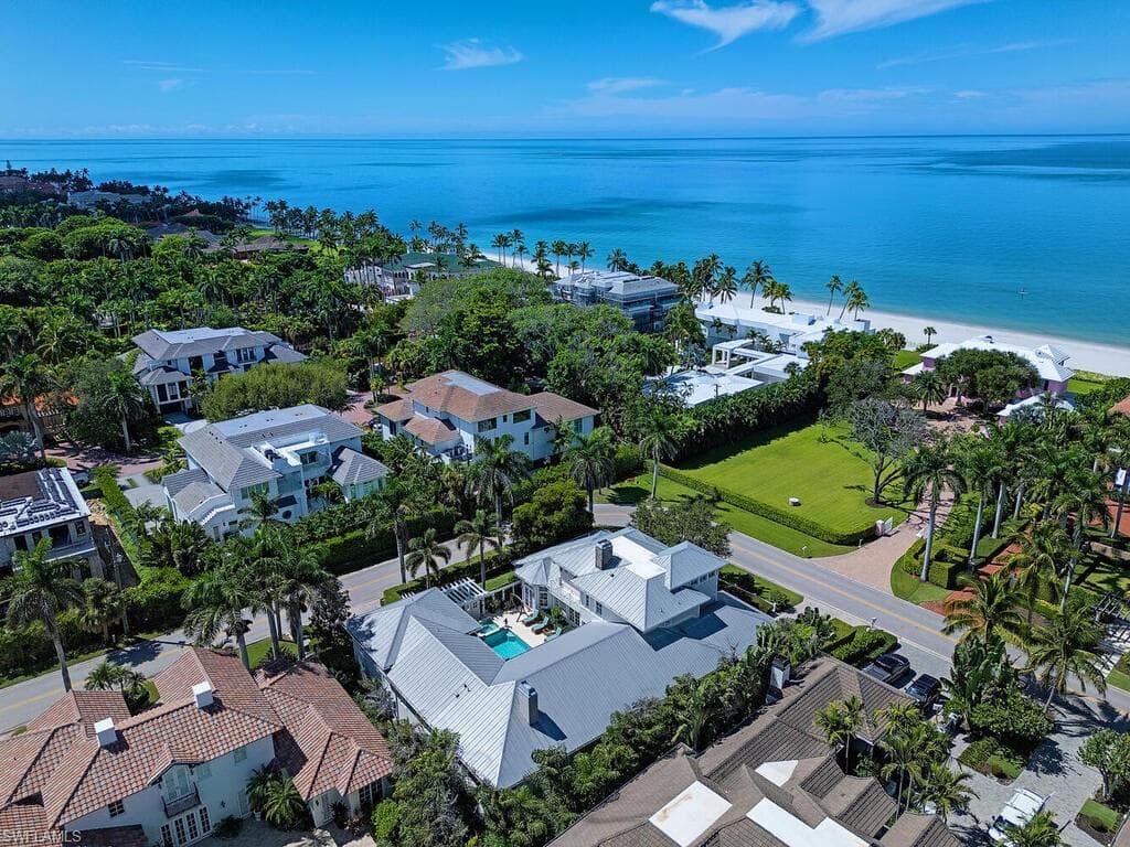 1975 Gulf Shore Blvd S, Naples, FL 34102-1