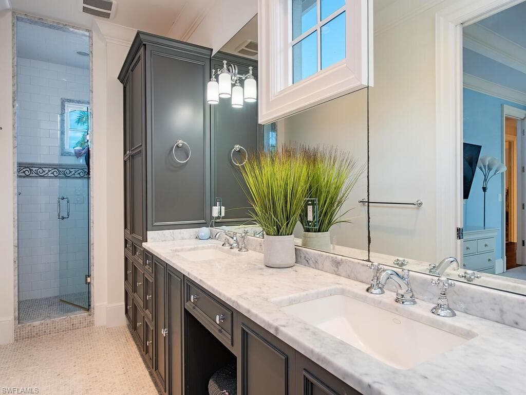 1975 Gulf Shore Blvd S, Naples, FL 34102-29