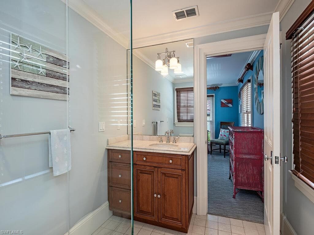 1975 Gulf Shore Blvd S, Naples, FL 34102-35