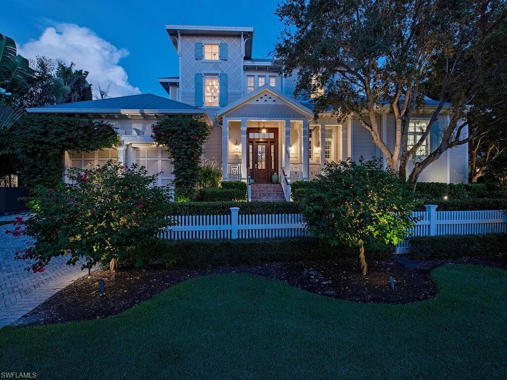 1975 Gulf Shore Blvd S, Naples, FL 34102-37