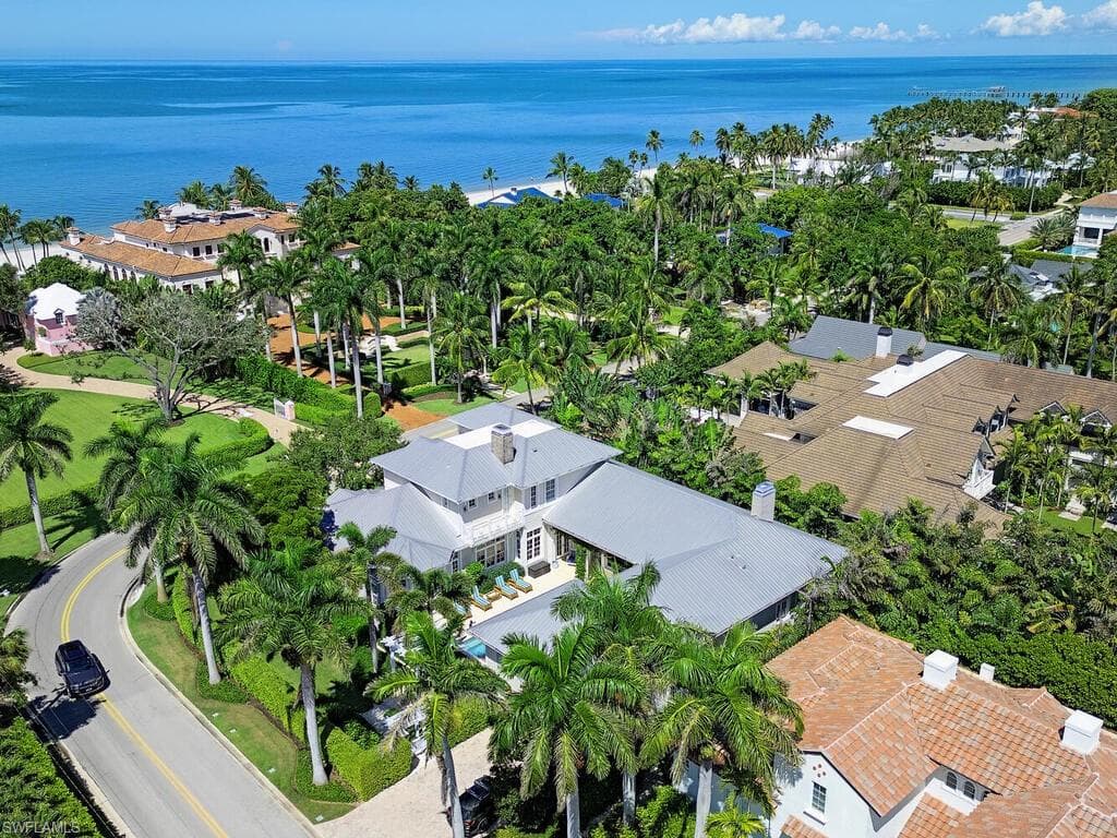 1975 Gulf Shore Blvd S, Naples, FL 34102-2