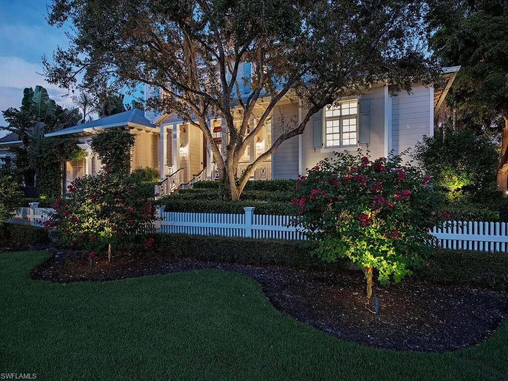 1975 Gulf Shore Blvd S, Naples, FL 34102-39