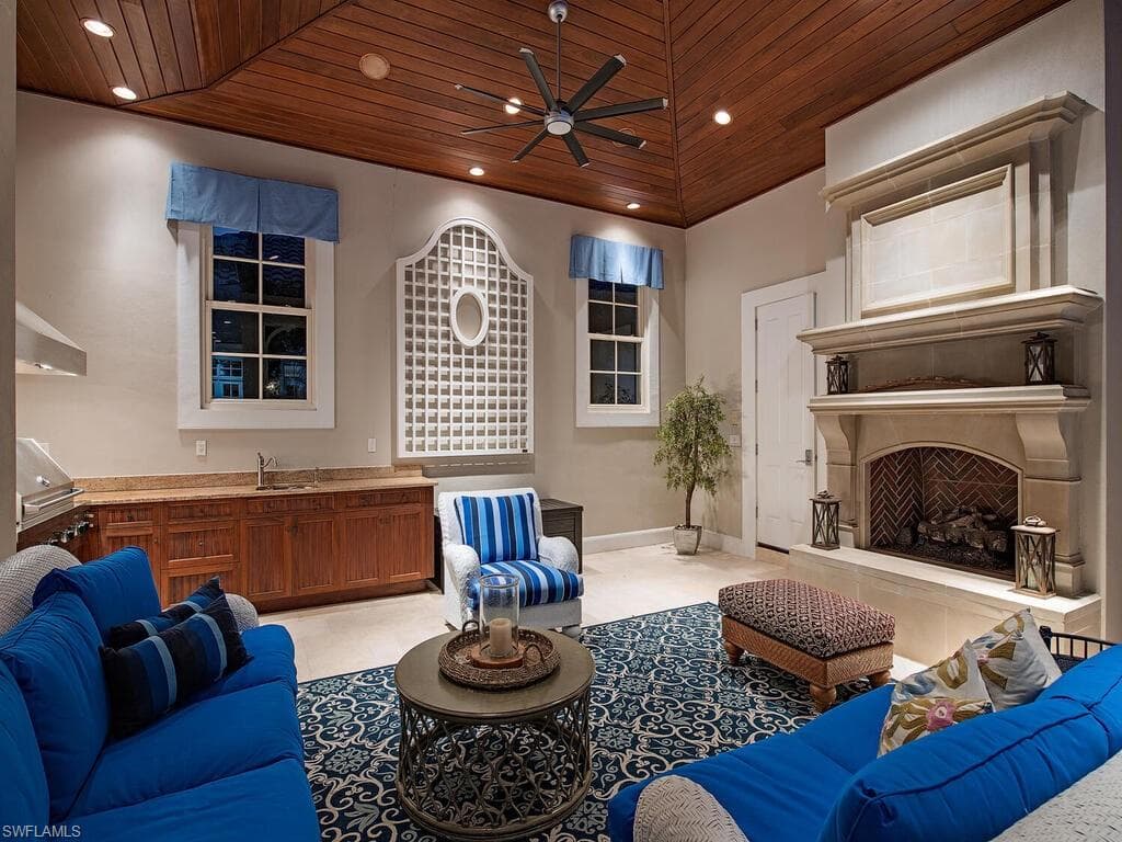 1975 Gulf Shore Blvd S, Naples, FL 34102-41