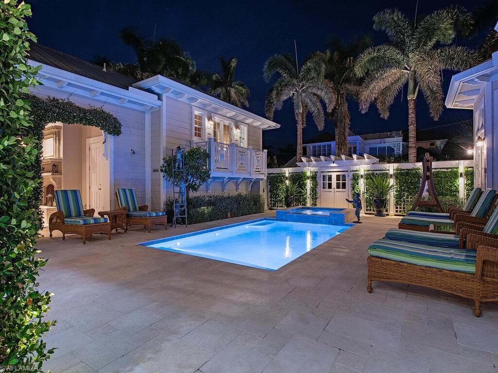 1975 Gulf Shore Blvd S, Naples, FL 34102-47