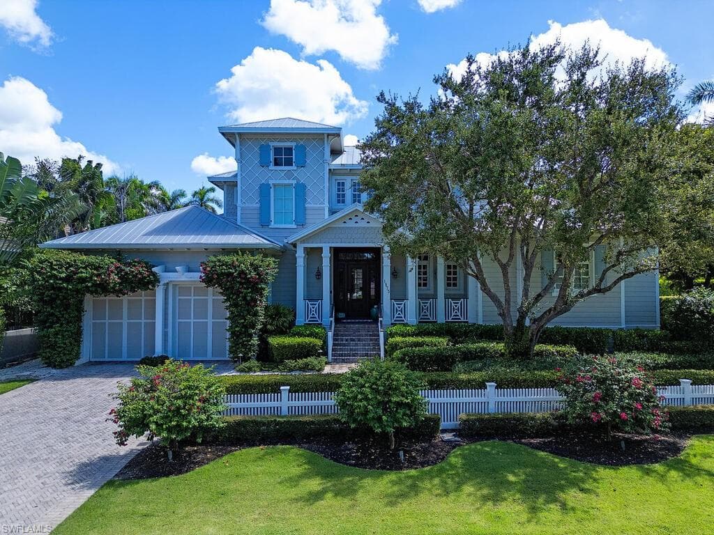 1975 Gulf Shore Blvd S, Naples, FL 34102-5