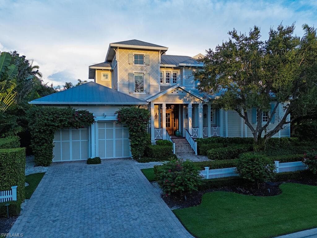 1975 Gulf Shore Blvd S, Naples, FL 34102-6