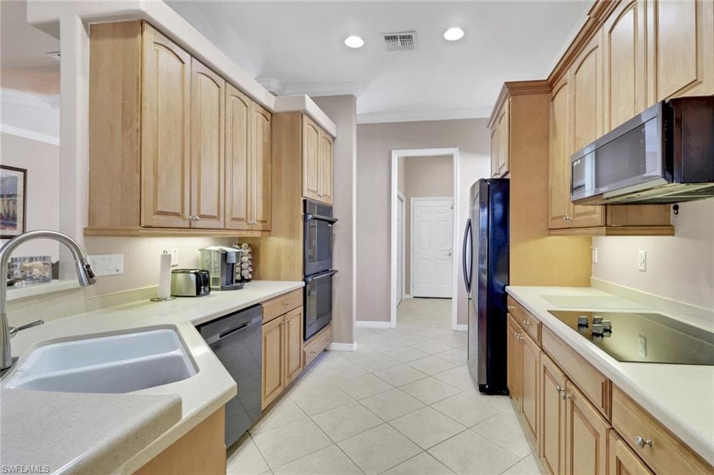 3670 Grand Cypress Dr, Naples, FL 34119-14