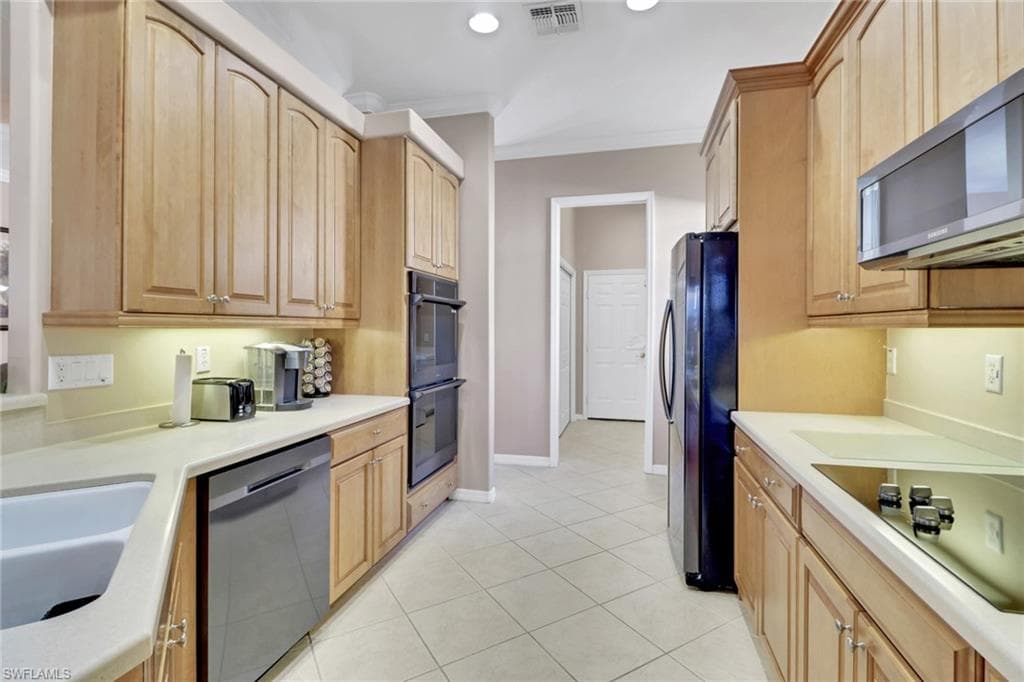3670 Grand Cypress Dr, Naples, FL 34119-15