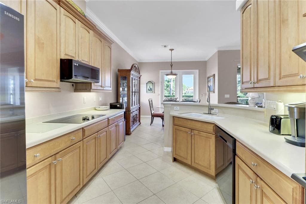 3670 Grand Cypress Dr, Naples, FL 34119-16