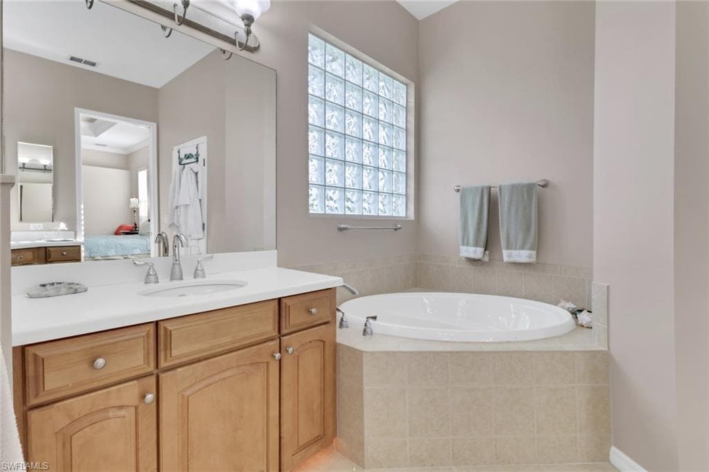 3670 Grand Cypress Dr, Naples, FL 34119-24