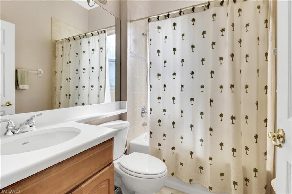 3670 Grand Cypress Dr, Naples, FL 34119-27