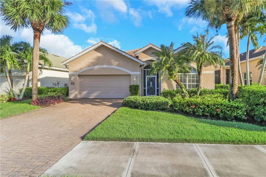 3670 Grand Cypress Dr, Naples, FL 34119-1