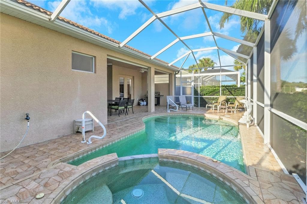 3670 Grand Cypress Dr, Naples, FL 34119-33