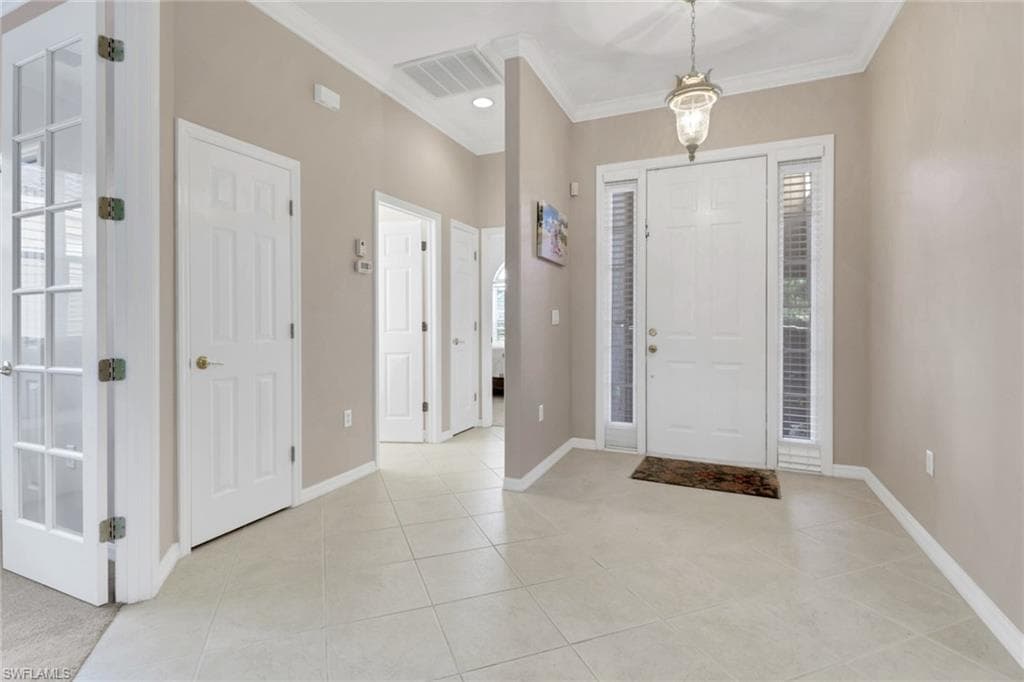 3670 Grand Cypress Dr, Naples, FL 34119-4