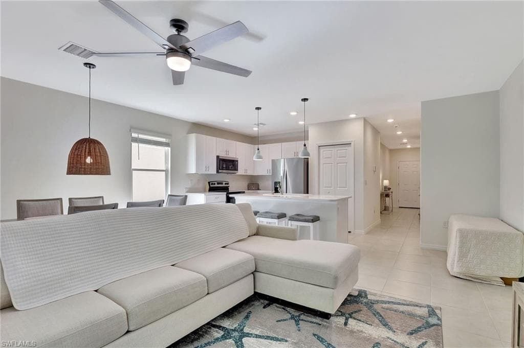 15489 Wildflower Cir, Naples, FL 34119-15