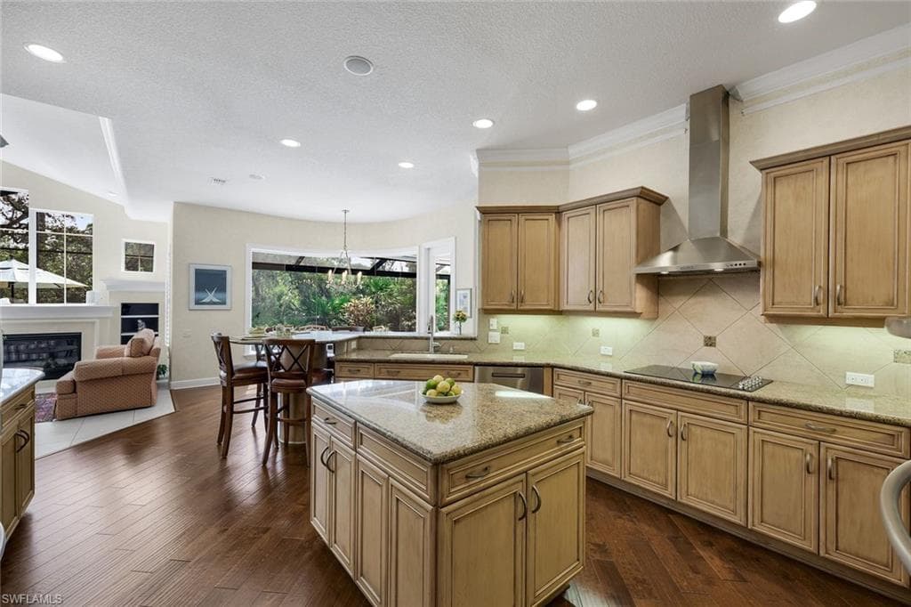 12531 Colliers Reserve Dr, Naples, FL 34110-11