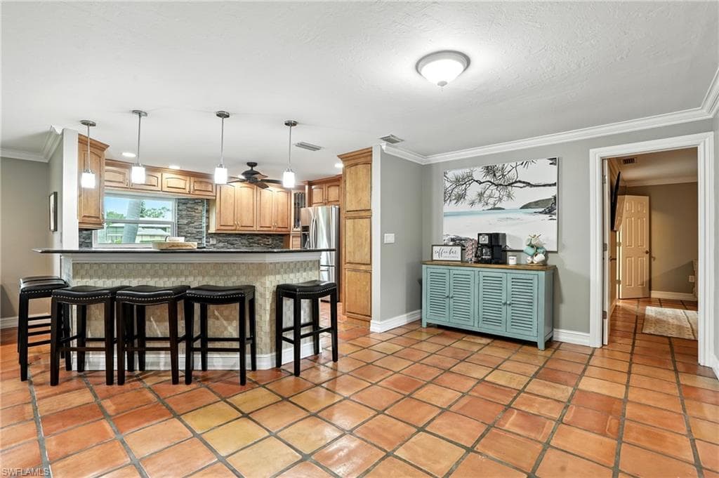 249 Pebble Beach Cir, Naples, FL 34113-12