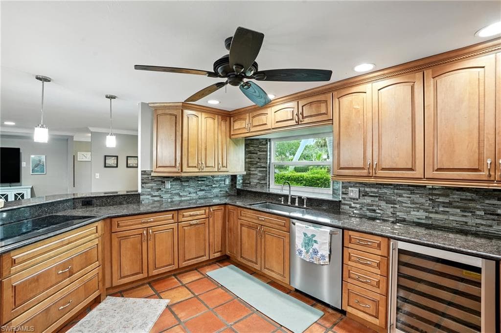 249 Pebble Beach Cir, Naples, FL 34113-14