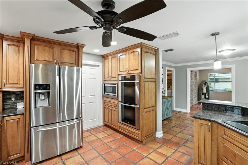 249 Pebble Beach Cir, Naples, FL 34113-16