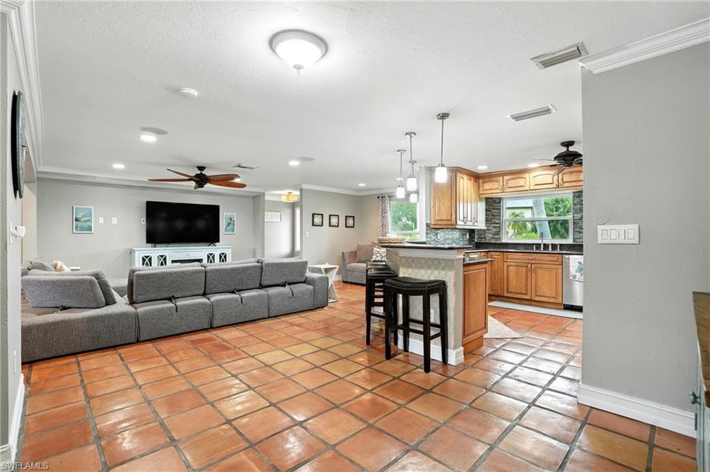 249 Pebble Beach Cir, Naples, FL 34113-19