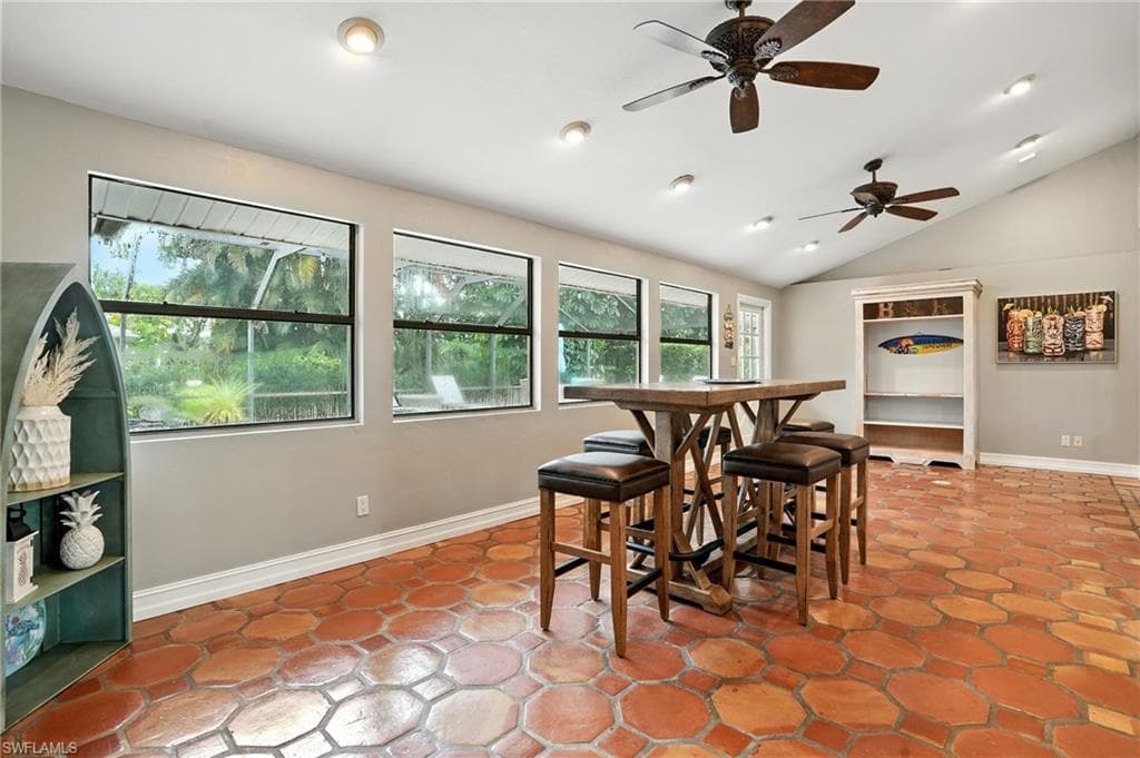 249 Pebble Beach Cir, Naples, FL 34113-20