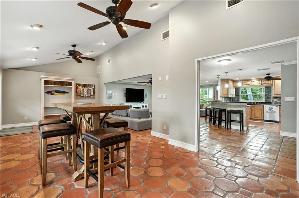 249 Pebble Beach Cir, Naples, FL 34113-21