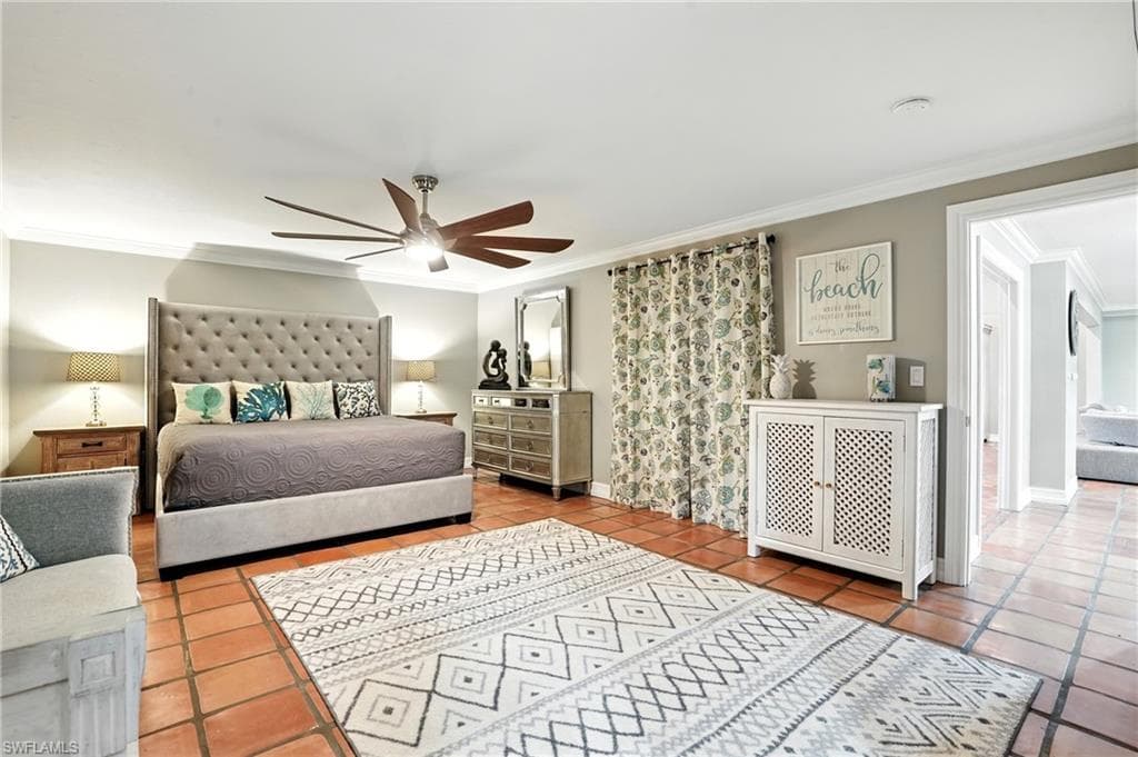 249 Pebble Beach Cir, Naples, FL 34113-25