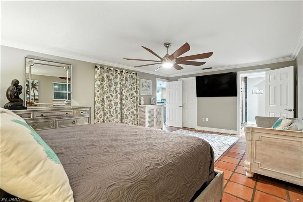 249 Pebble Beach Cir, Naples, FL 34113-26