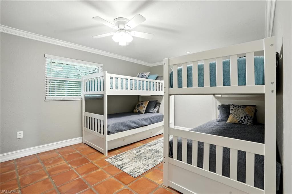 249 Pebble Beach Cir, Naples, FL 34113-29