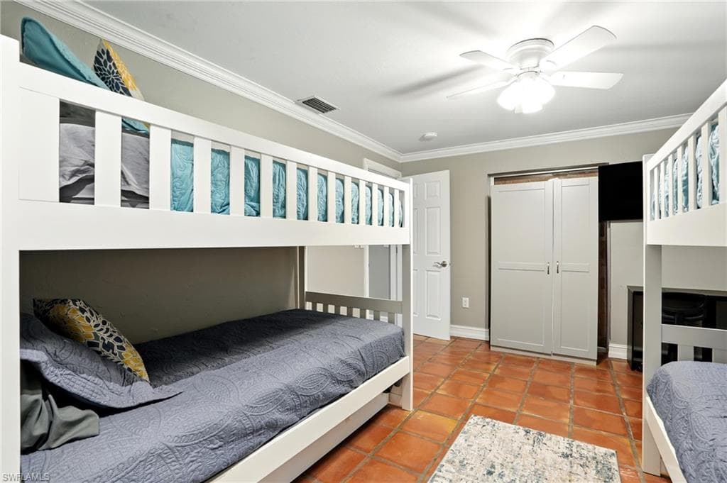 249 Pebble Beach Cir, Naples, FL 34113-31