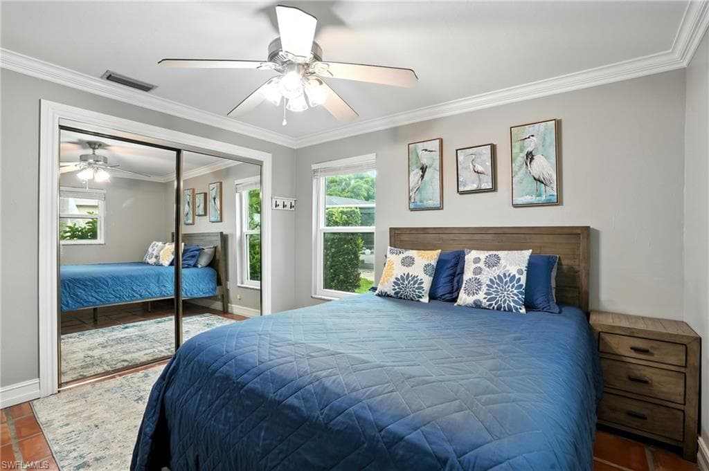 249 Pebble Beach Cir, Naples, FL 34113-36